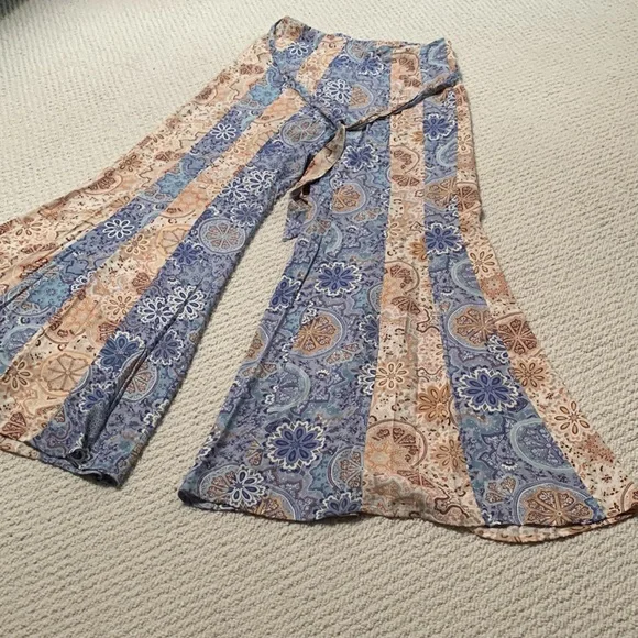 ILLA ILLA Wide Bell Legg Pants. - Picture 5 of 10
